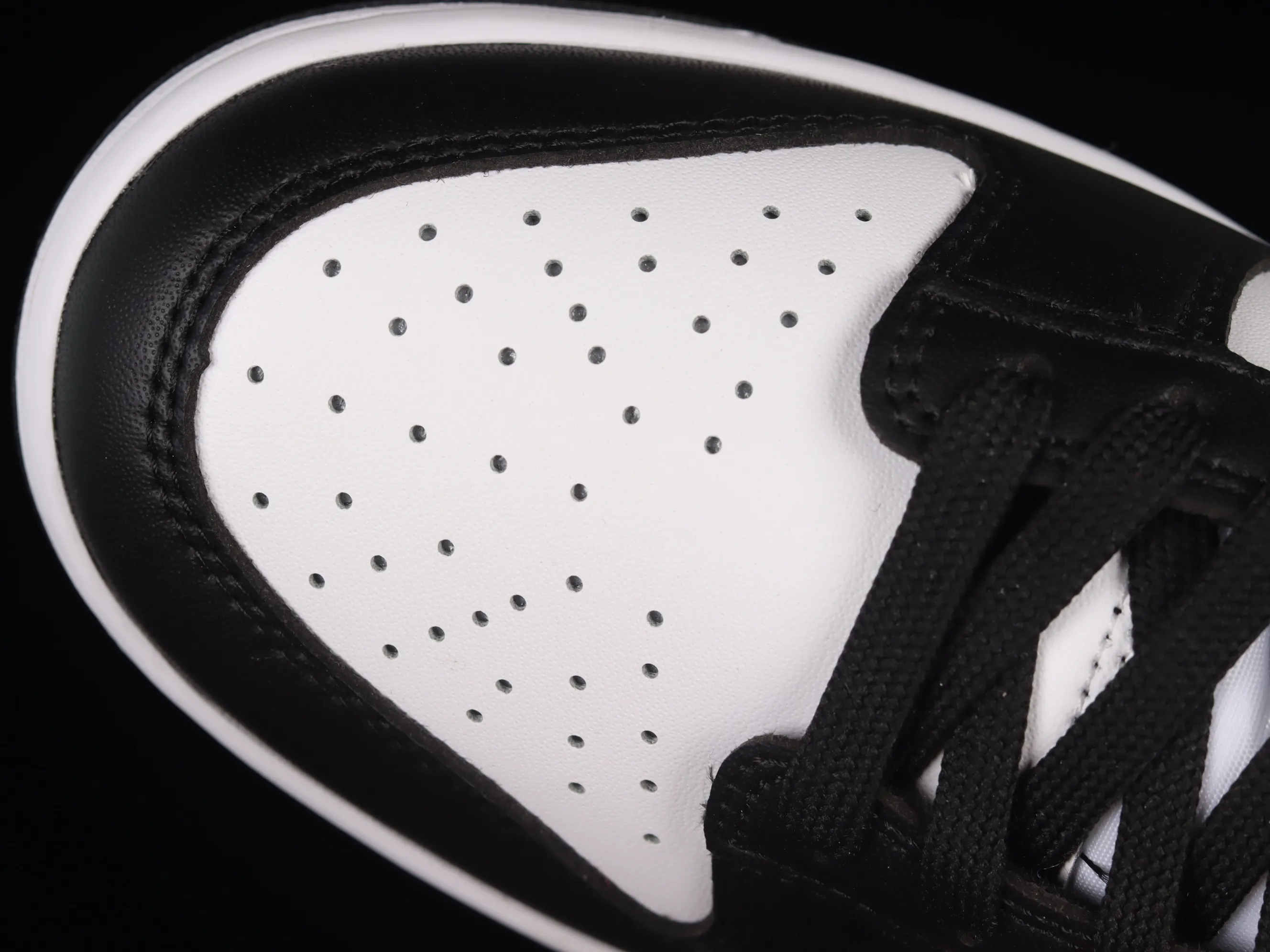 All Categories Nk SB Dunk Series Nk SB Dunk Low Low-top Sneakers B1 Special Price Nk SB Dunk Low Black and White Panda SB Smashed Backboard Fashion Casual Sneakers DD1391-100